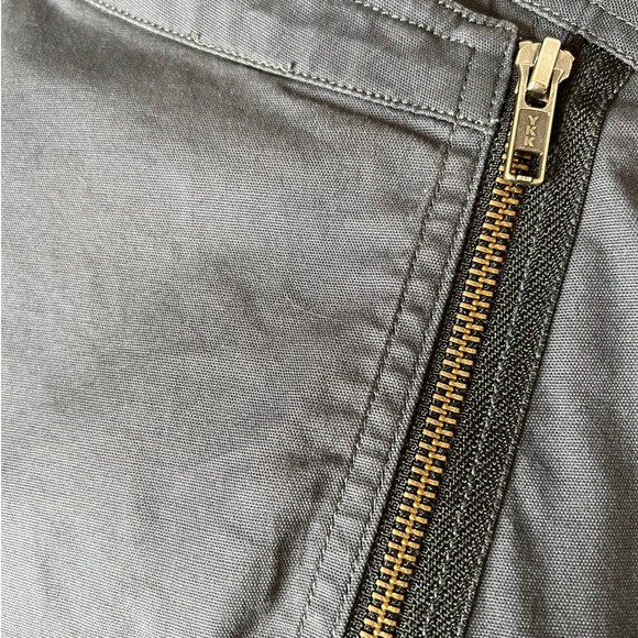 CAbi gray short jacket in Lightweight Cotton Blend with Zipper Front Size Medium - Picture 2 of 7